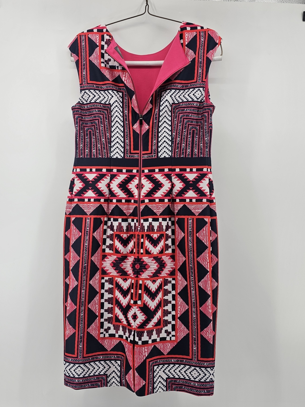 Vince Camuto Geometric Tribal Print Sheath Dress Coral Black White - Size 16 - Picture 4 of 6